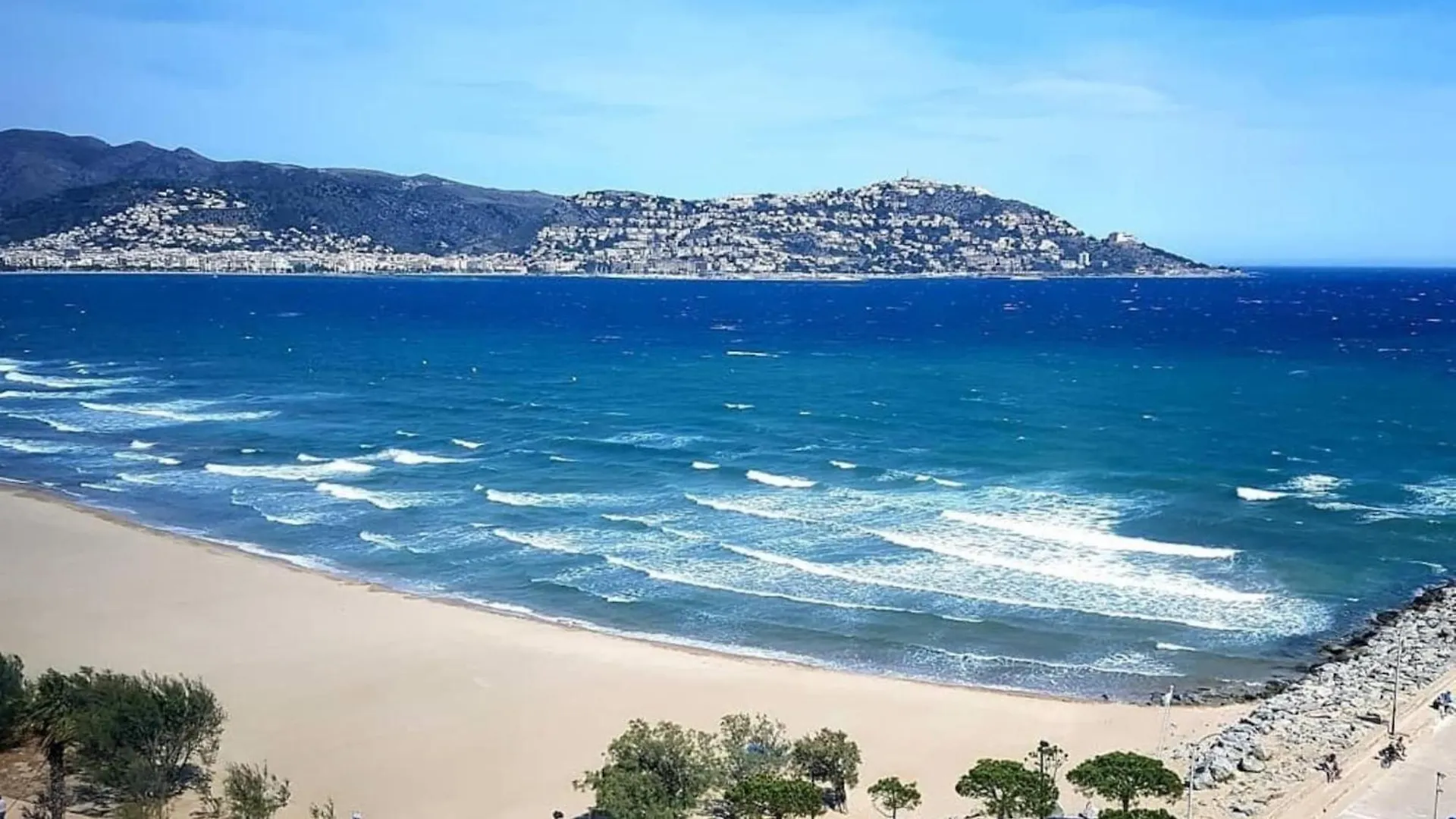 Apartment With View روساس