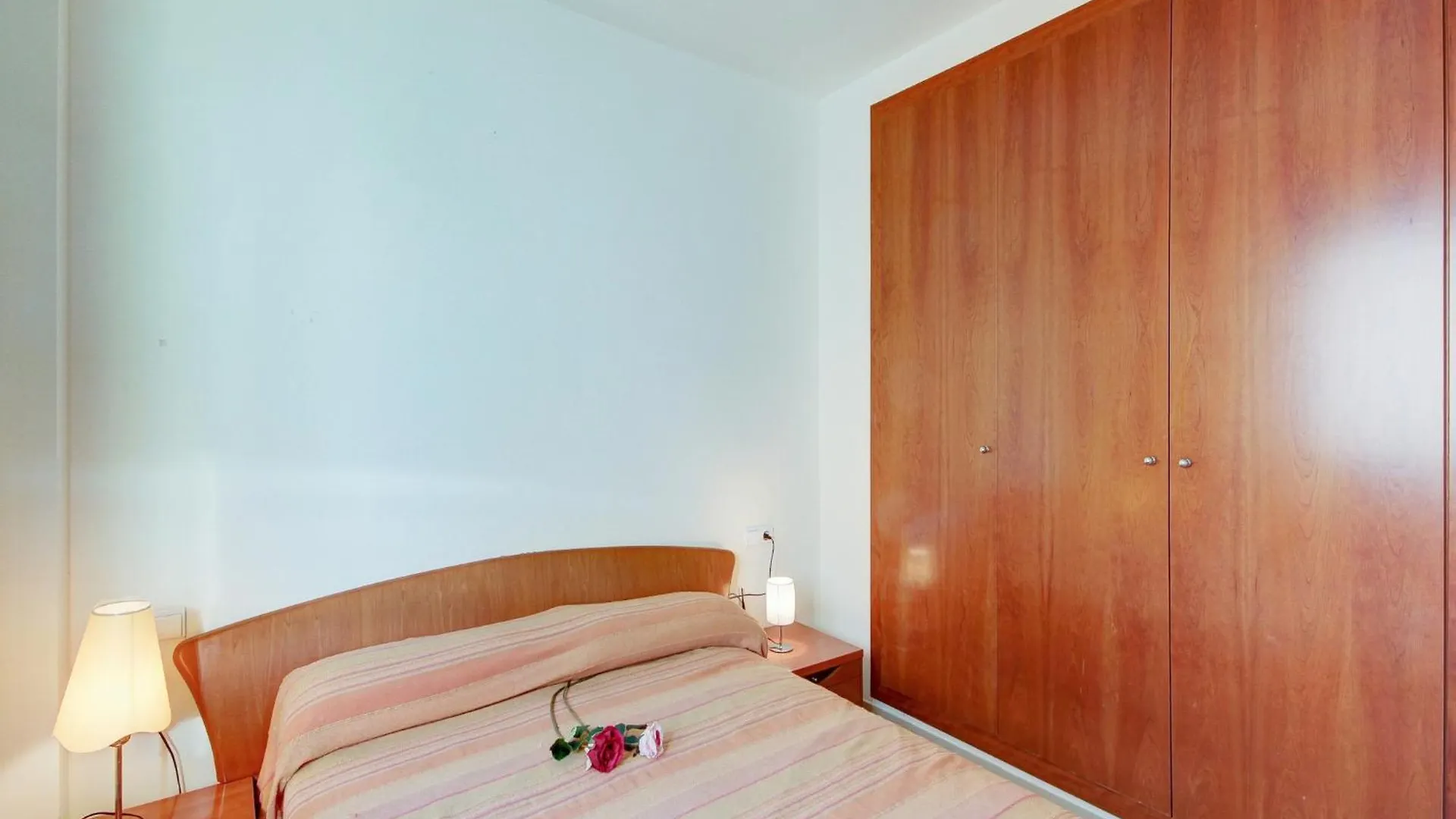 Apartment With View روساس إسبانيا